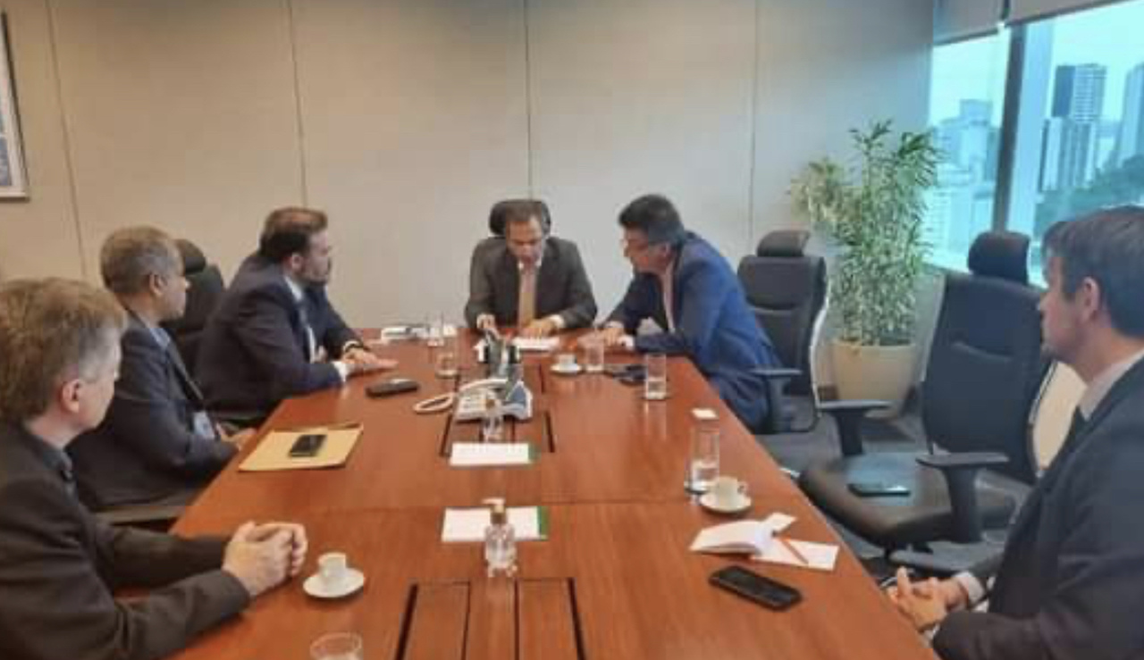 Rio: por insumos para asfaltamento e apoio ao Segurança Presente, Laterça se reúne com presidente da Petrobras