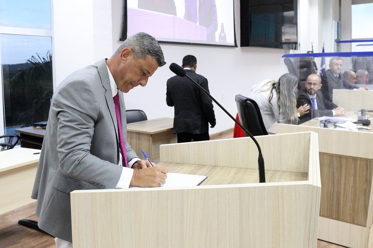 Macaé: durante posse da nova Mesa Diretora, Cesinha destaca papel da Câmara na ‘consolidação do desenvolvimento do município’