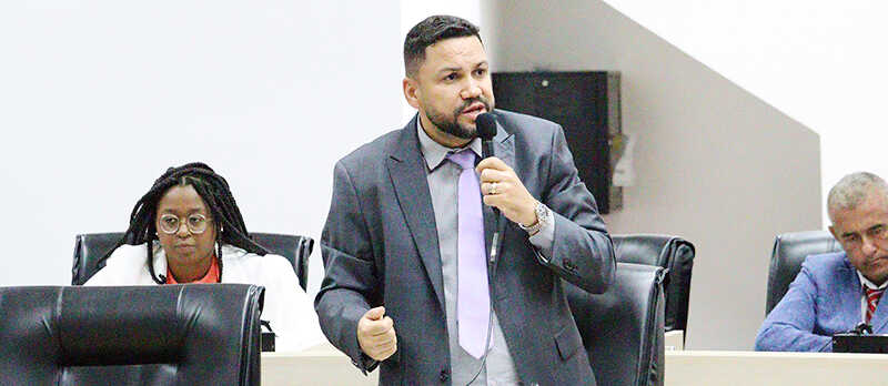 Moeda social pode facilitar compras para população de baixa renda