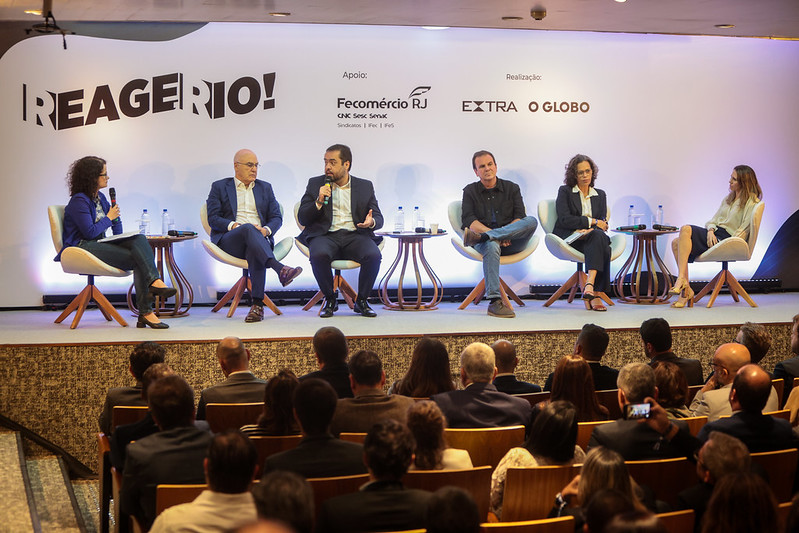 Cláudio Castro participa de evento promovido pelo jornal O Globo