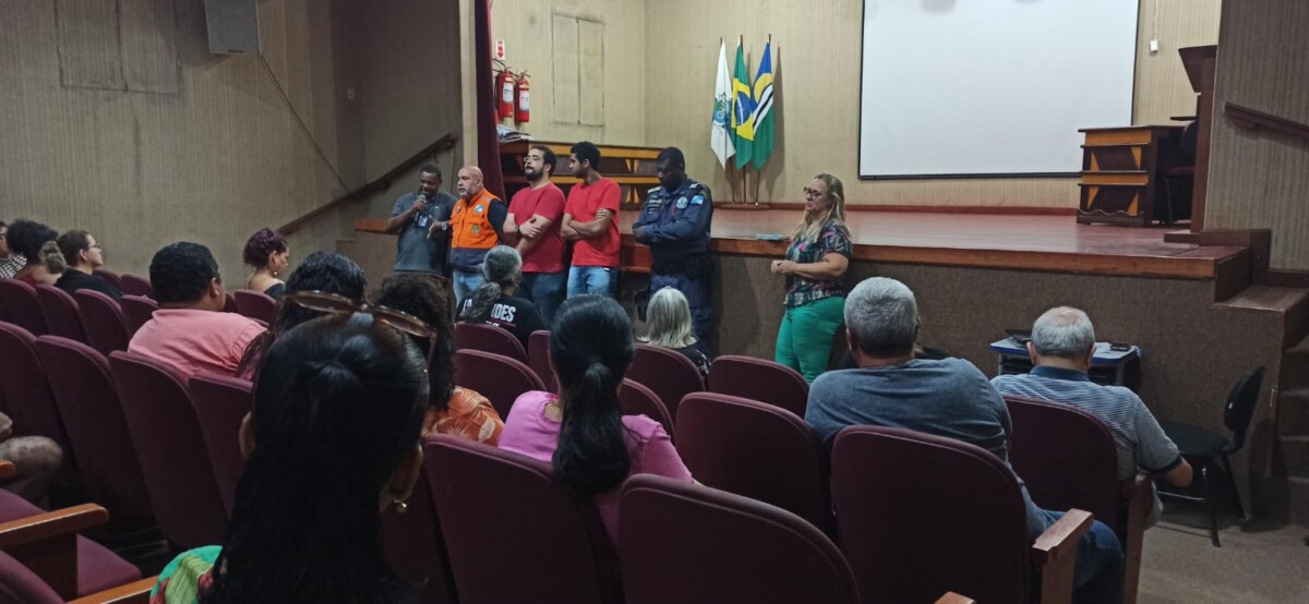 Comerciantes e ambulantes participam de reunião visando atuação na 25ª ExpoAgro de Quissamã