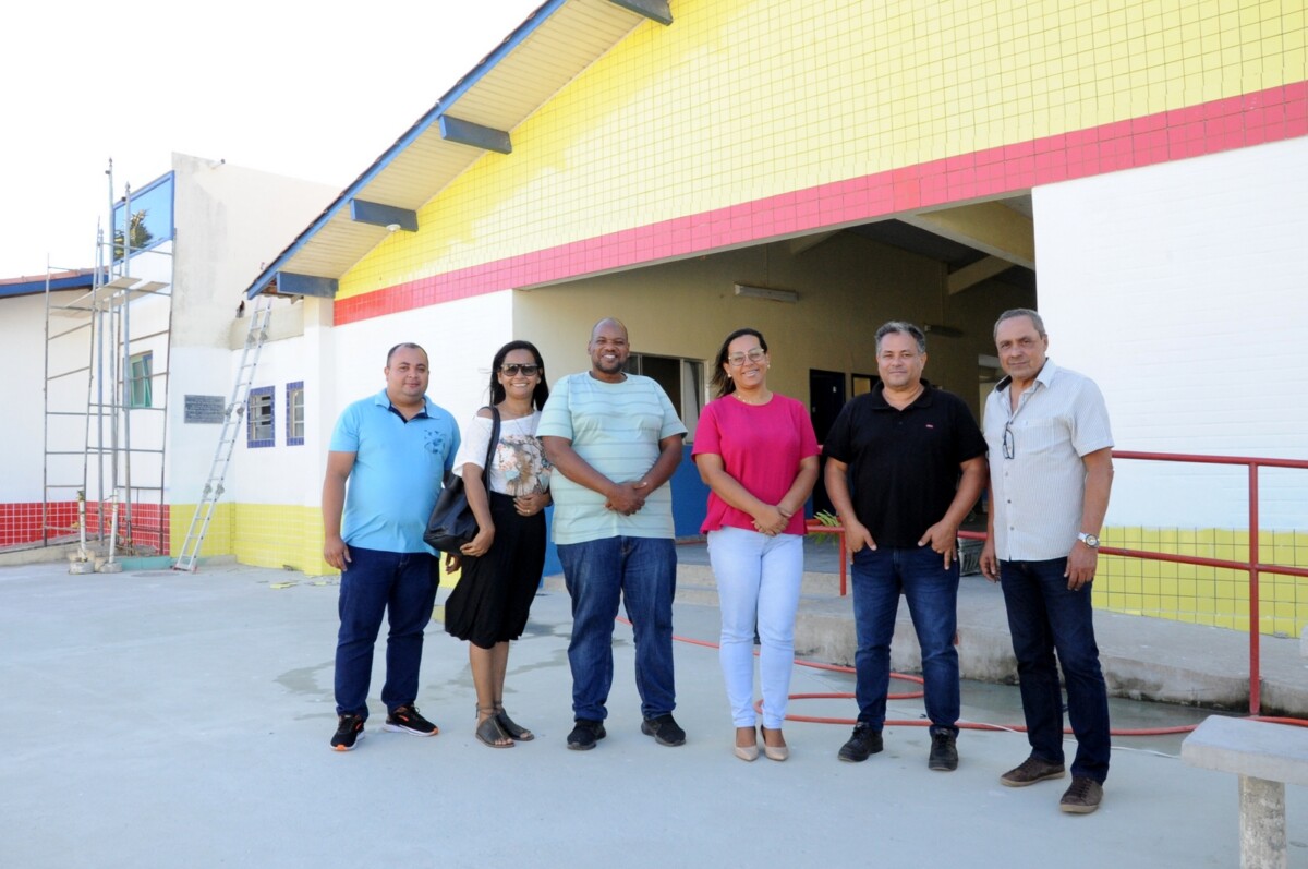 Secretária de Educação visita obra da escola Délfica de Carvalho, em Barra do Furado.