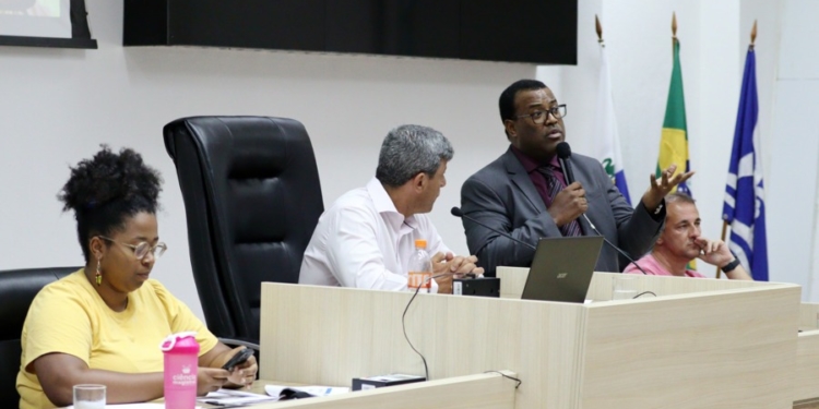 Câmara e Prefeitura de Macaé discutem projeto da LOA 2024 com previsão de orçamento bilionário