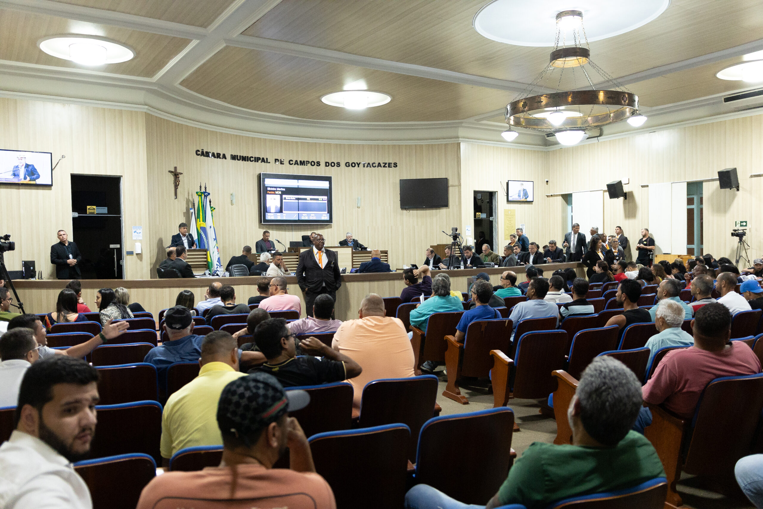 Câmara aprova projetos em turno único