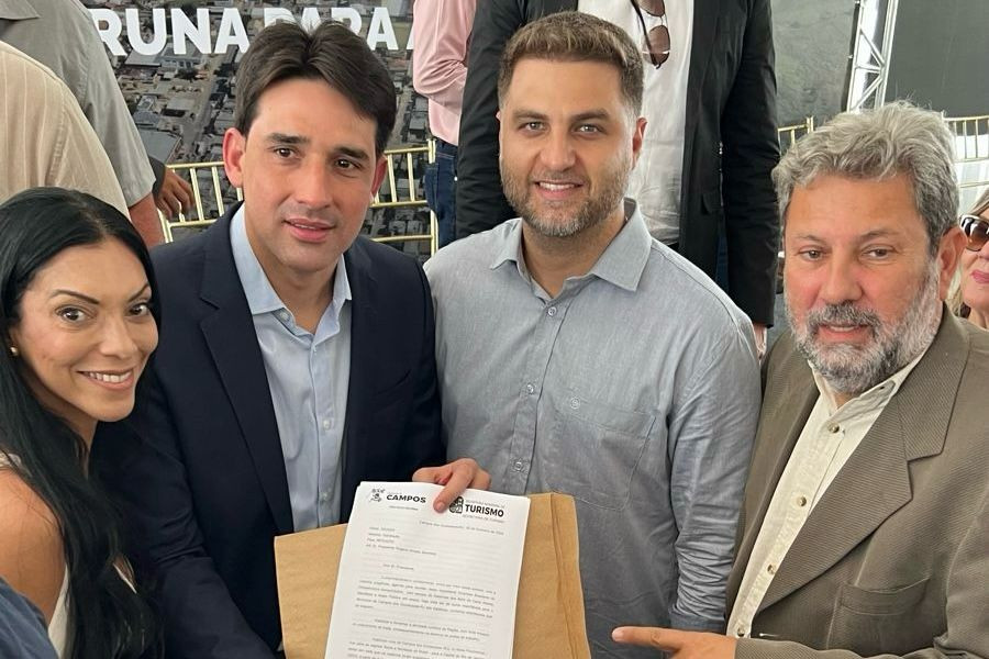 Prefeito solicita a ministro retomada de voos entre Campos e Rio de Janeiro