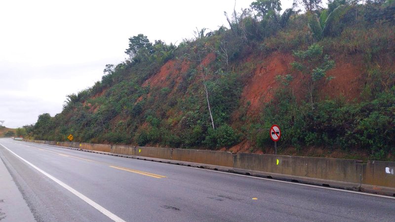 Trecho da BR-101 em Macaé passará por obras para recuperação de encosta