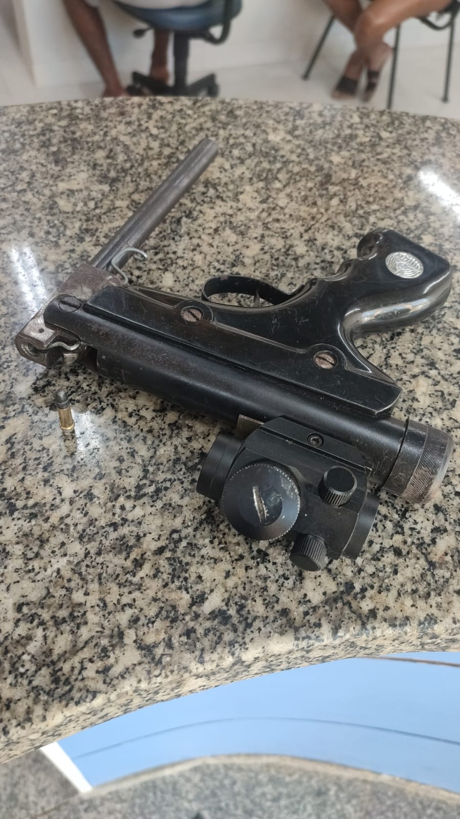 Família é ameaçada por sogro armado em Conceição de Macabu