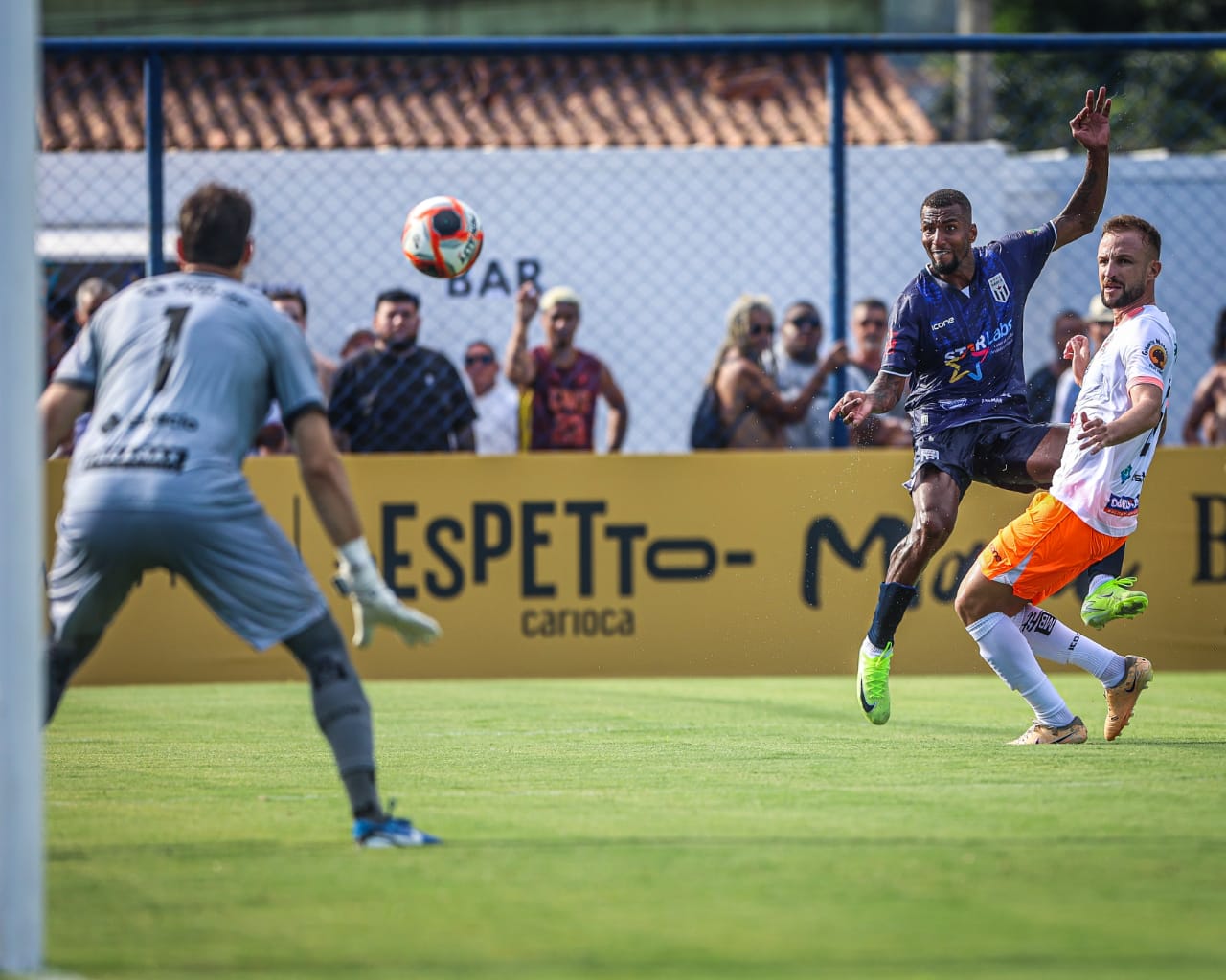 Maricá vence o Nova Iguaçu e assume a ponta da tabela do Carioca