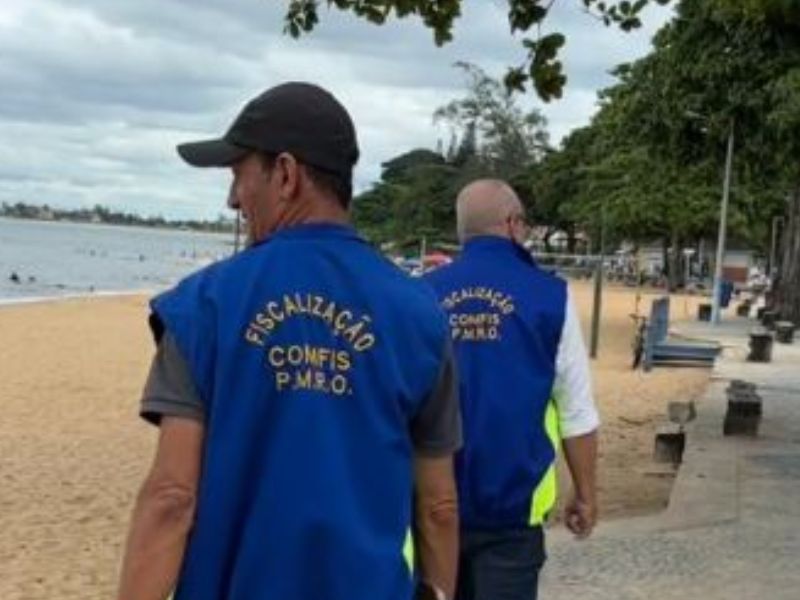 Comércio da orla é multado e tem equipamento recolhido em Rio das Ostras