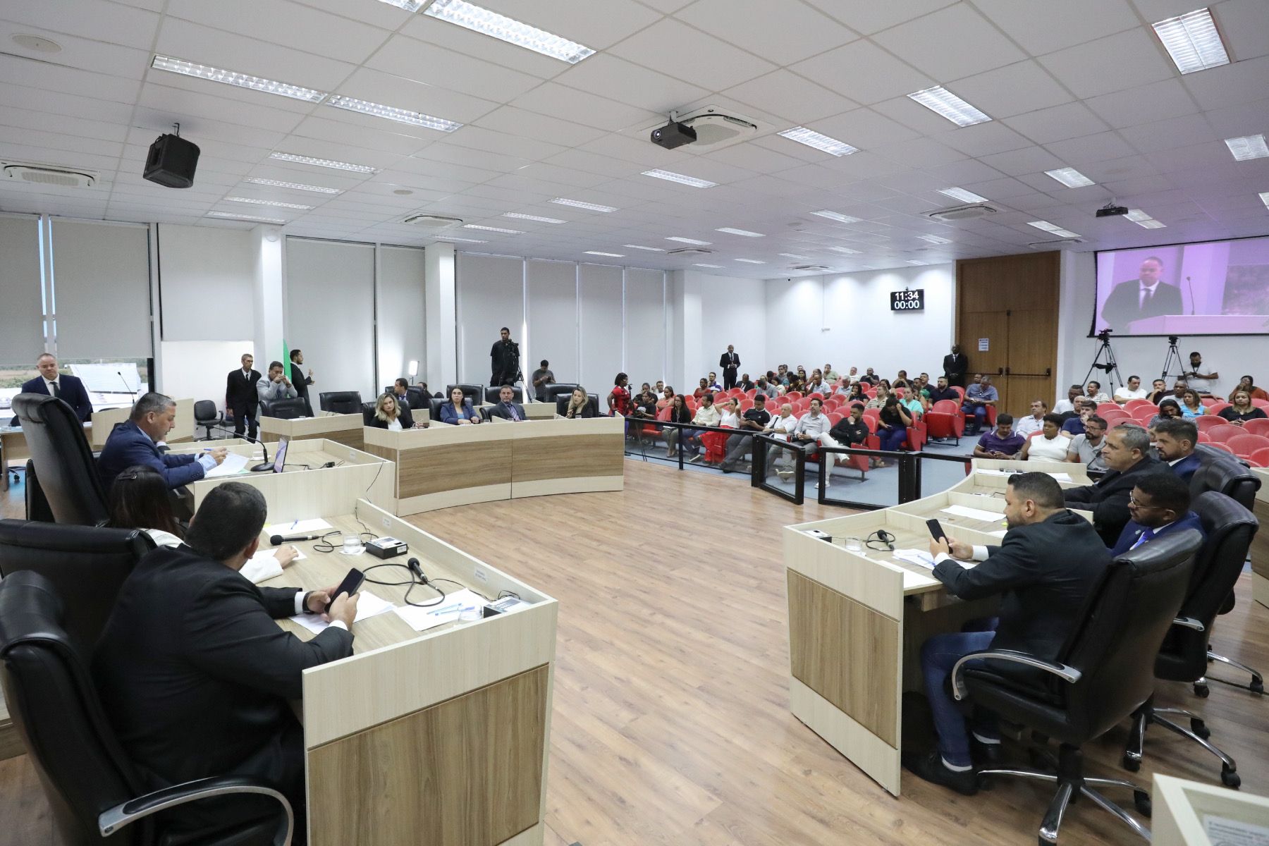 Vereadores cobram melhorias no saneamento e mobilidade em bairros de Macaé