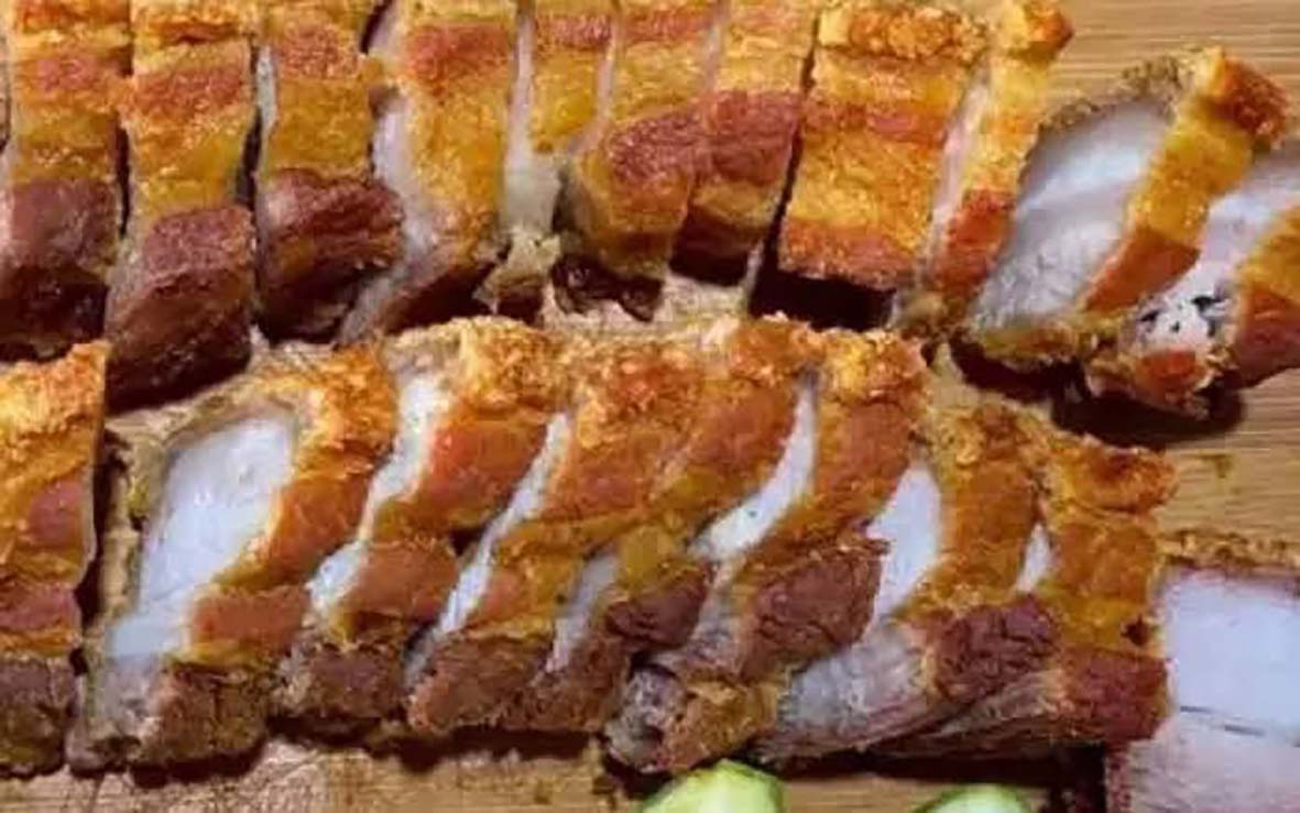 Fim de semana de sabor e música: Festival de Torresmo e Churrasco de Chão começa nesta sexta em Arraial do Cabo