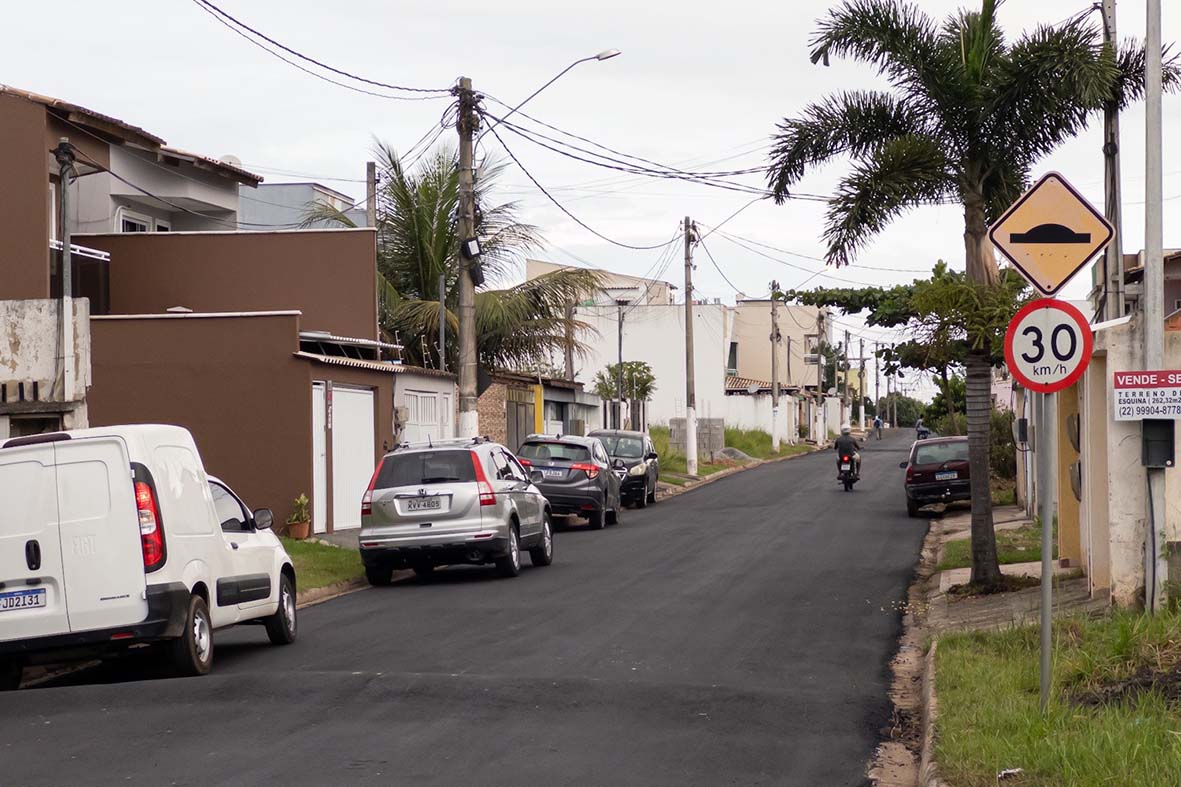 Macaé: trabalho de recapeamento asfáltico no bairro Verdes Mares segue avançando