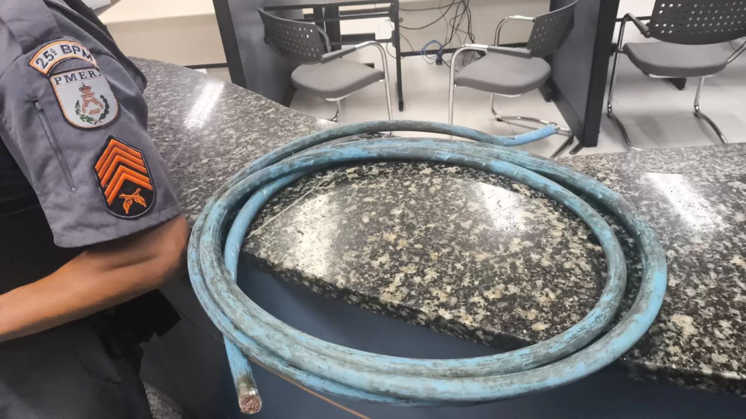 Polícia apreende fios furtados durante a madrugada em Cabo Frio