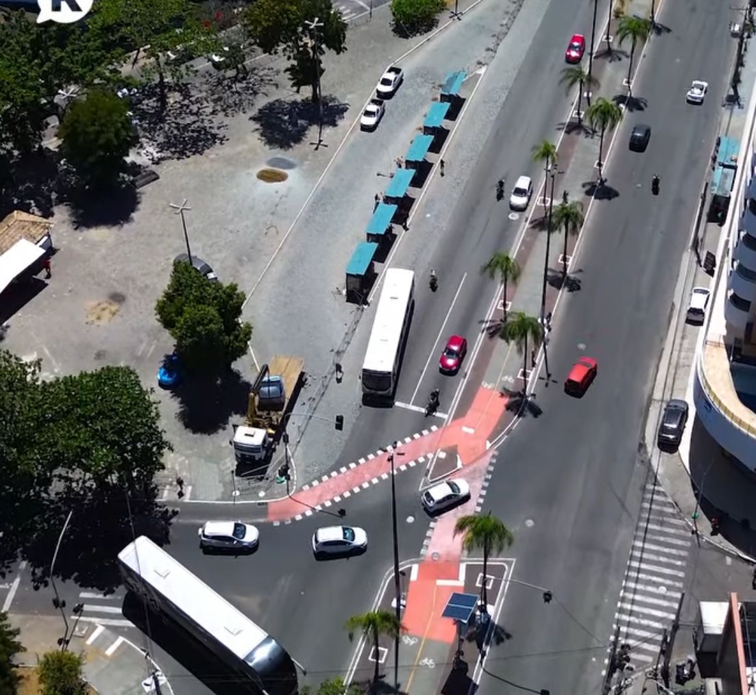 Prefeitura de Cabo Frio desocupa praça da rodoviária após determinação judicial