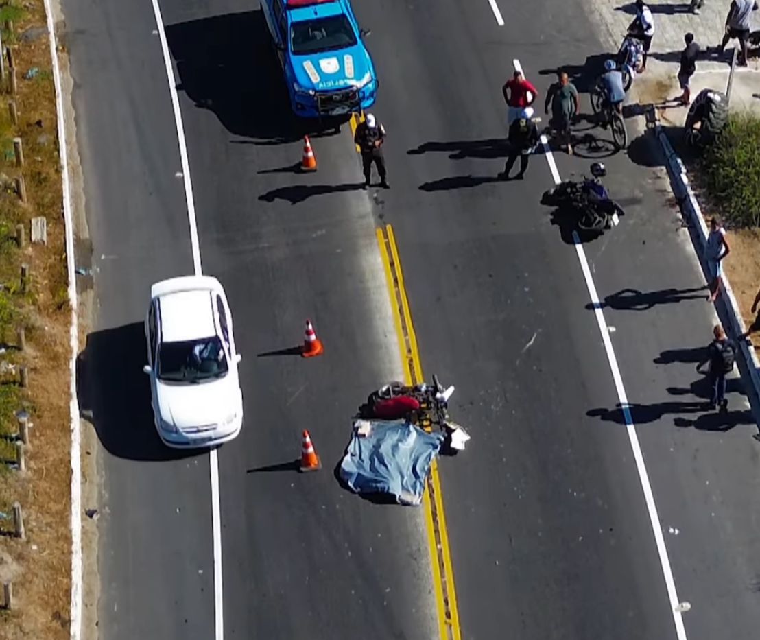 Acidente fatal na RJ-140 deixa uma vítima e outro motociclista em estado grave em Cabo Frio