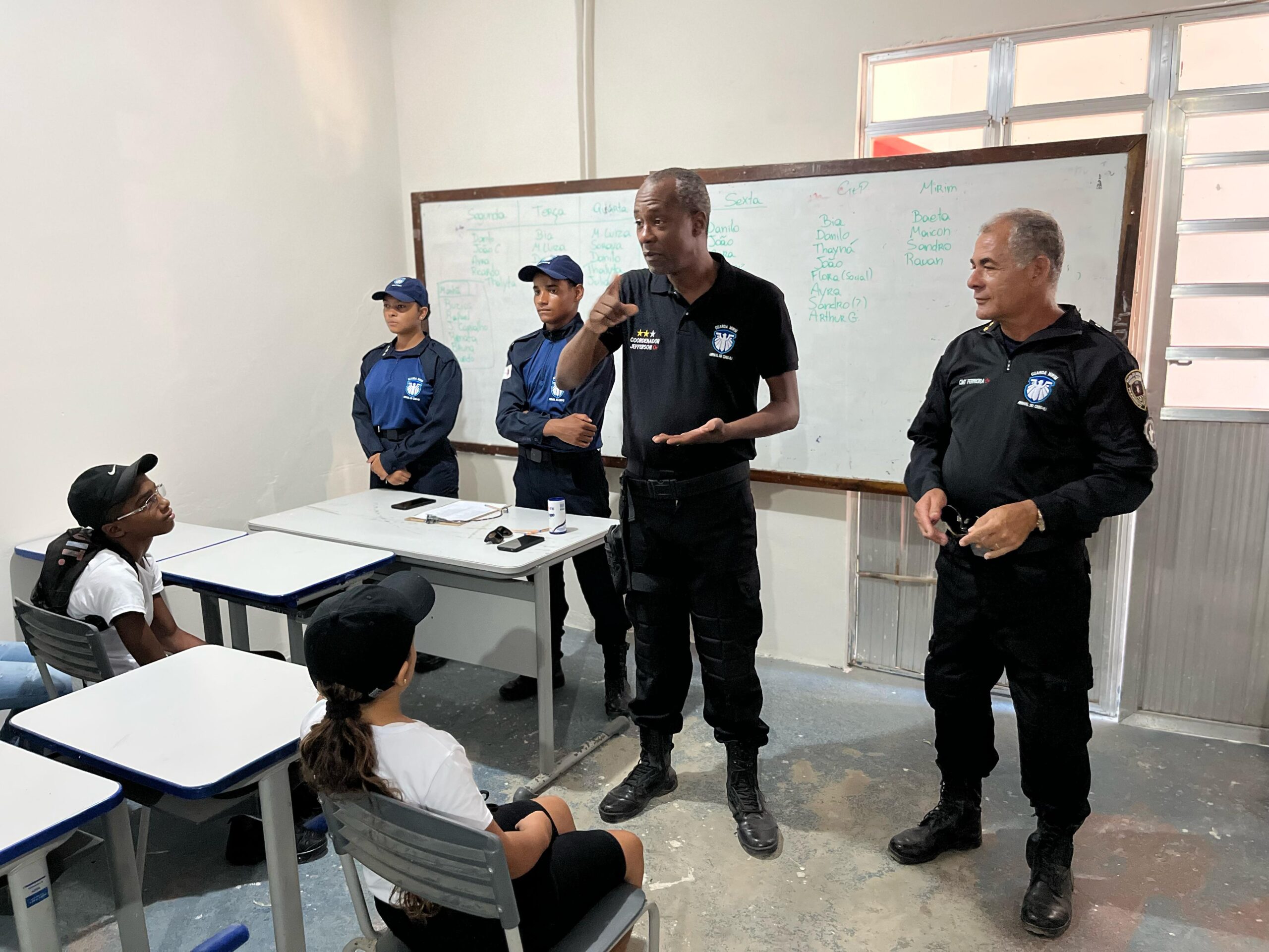 Jovens iniciam jornada na Guarda Mirim de Arraial Do Cabo