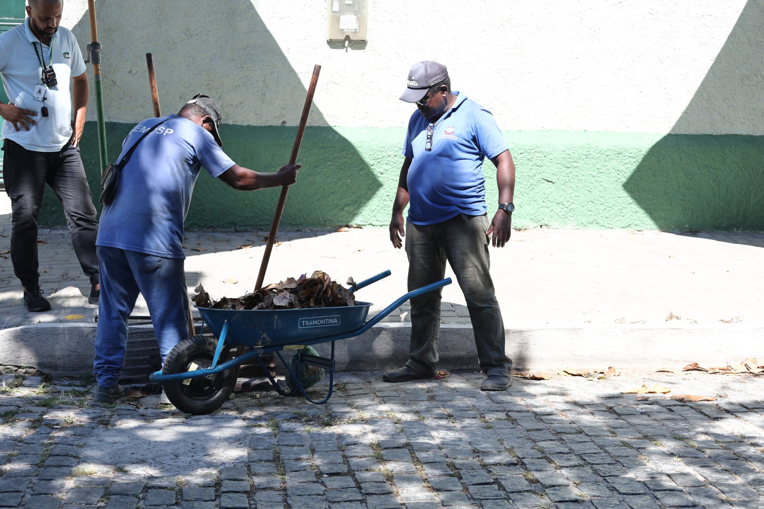 Cabo Frio intensifica limpeza urbana e retira 128 toneladas de resíduos para evitar alagamentos