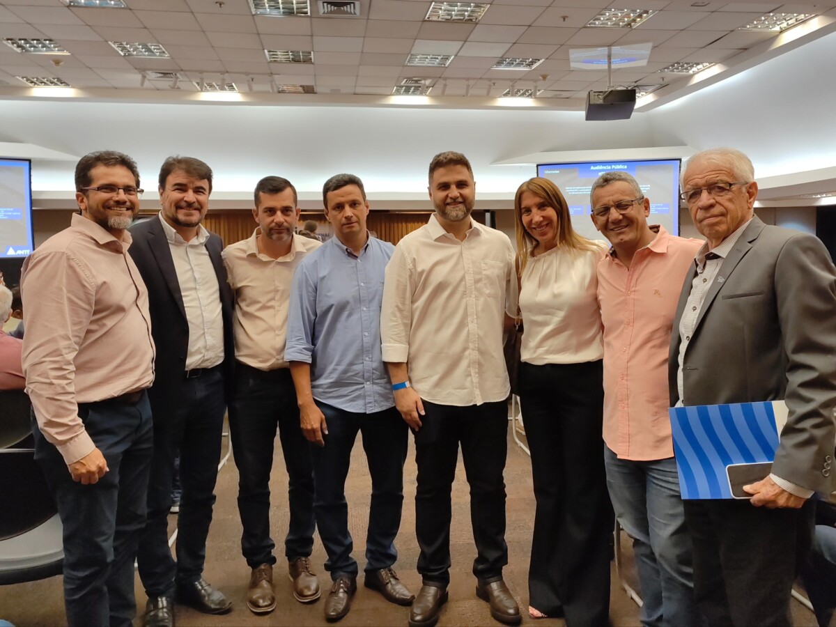 Prefeito de Quissamã participa de audiência sobre ferrovia EF-118 na Firjan