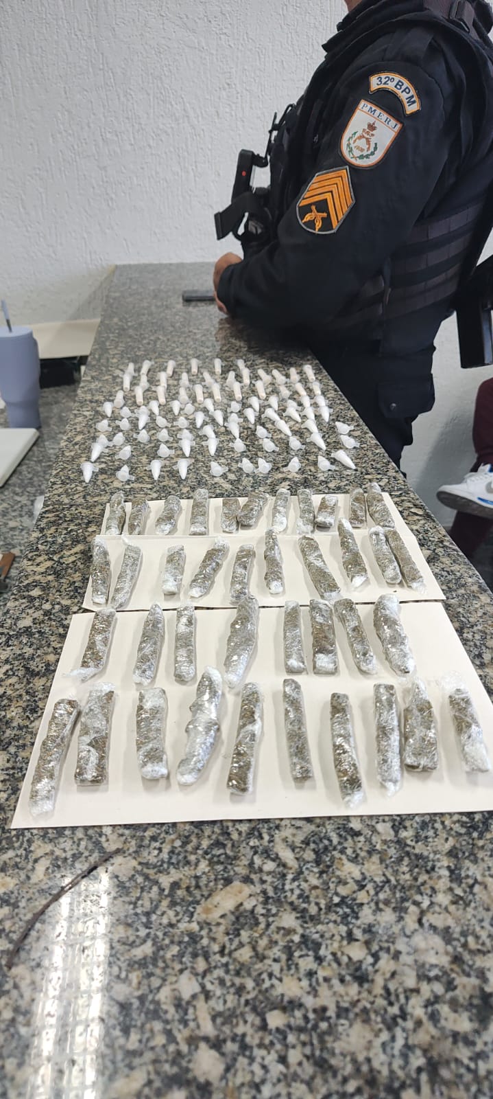 Macaé: homem é preso por envolvimento com o tráfico de drogas no Cajueiro