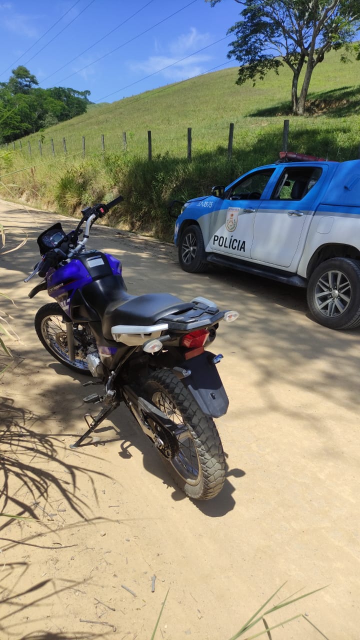 Policiais do 32º BPM de Macaé conseguem recuperar moto roubada
