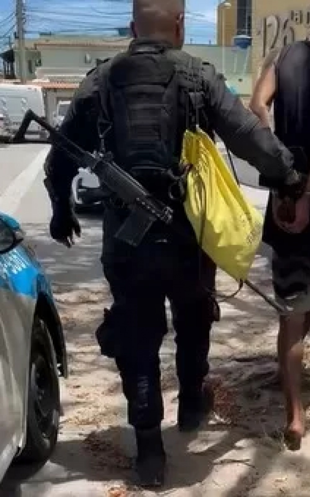 Polícia Militar prendeu homem com drogas após cerco em Tamoios