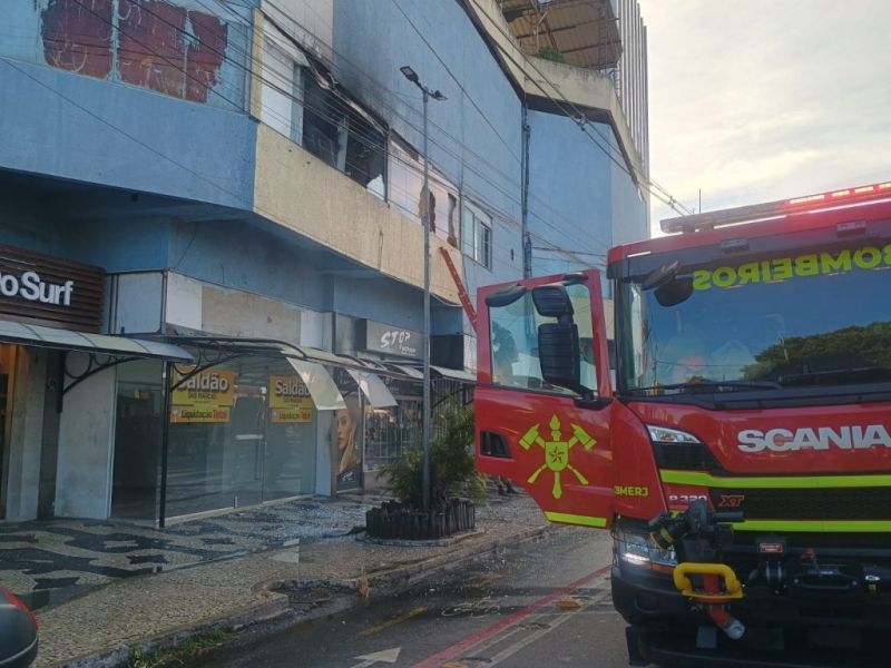 Idoso recebe alta após ter sido internado devido ao incêndio no Campos Shopping