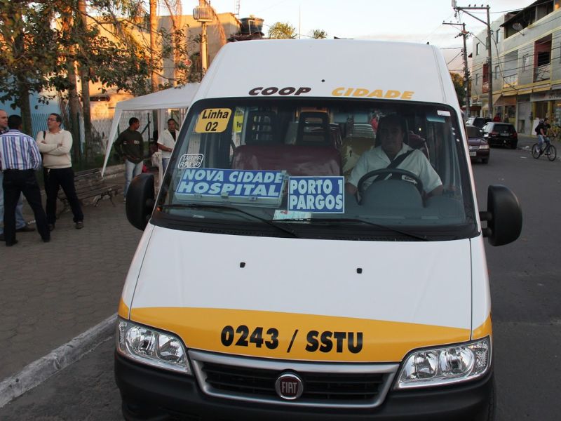 Rio das Ostras unifica duas linhas de vans a partir da próxima segunda, 24