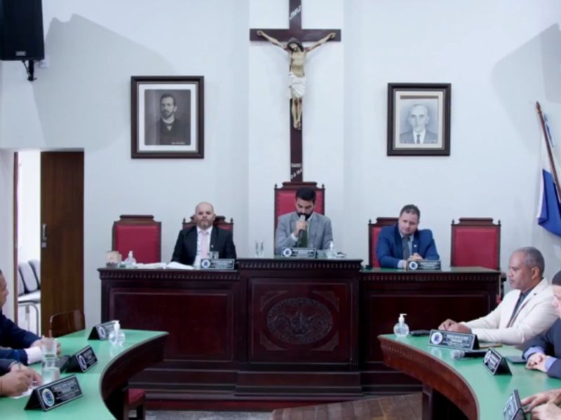 Prédio da Câmara de Silva Jardim fica sem energia e Legislativo suspende sessão de terça, 25