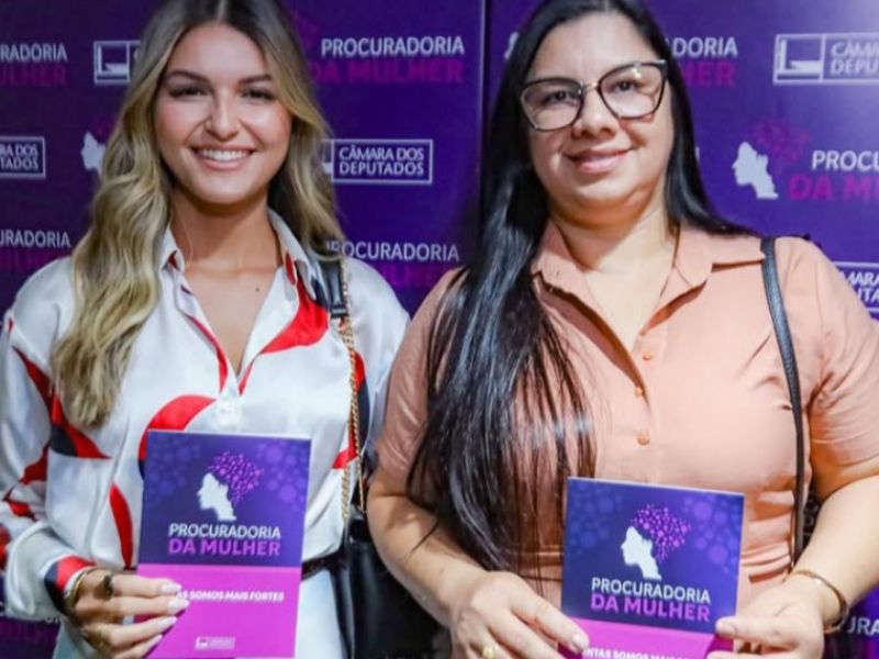 Vereadora de Silva Jardim representa o município em encontro de Procuradoras da Mulher, em Brasília