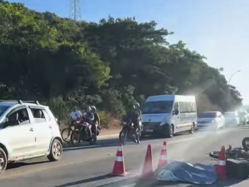 Morte na estrada: choque entre duas motos leva 2 jovens a óbito em Armação dos Búzios