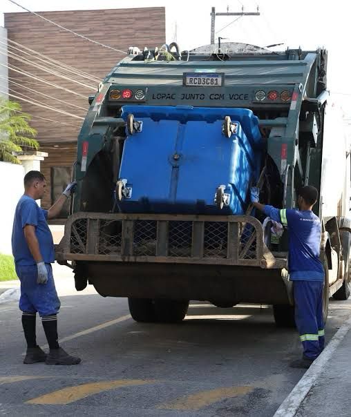 Após folia, Búzios faz megaoperação e retira 800 toneladas de lixo das ruas