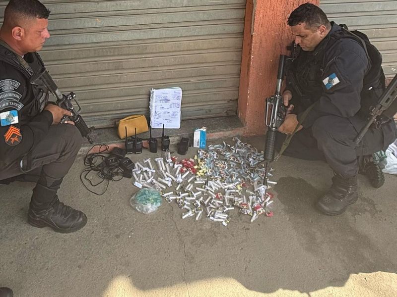 Homem é preso em Rio das Ostras com grande quantidade de drogas em casa