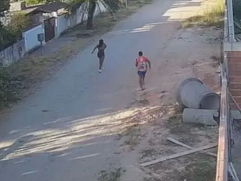 Jovem que tentou estuprar menina em Maricá se entrega à Polícia após pressão da família