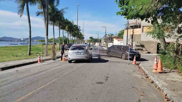Cabo Frio mantém bloqueios no trânsito para garantir segurança durante o fim de semana pós-Carnaval