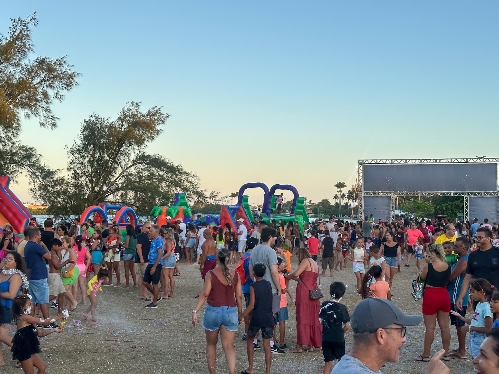 Alegria e tradição embalam a Brincarera que fechou o carnaval infantil de Cabo Frio com desfile mágico