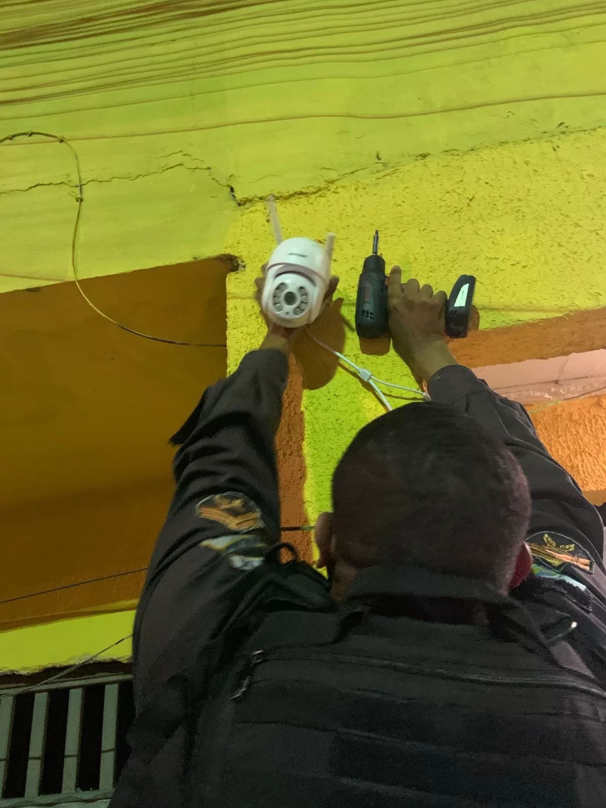 Polícia apreende câmeras usadas pelo tráfico para monitorar viaturas em Cabo Frio