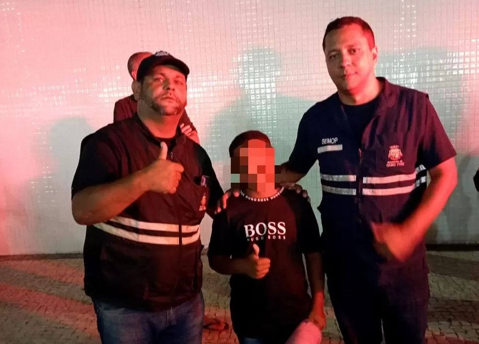 Polícia e moradores se unem para encontrar menino desaparecido em Cabo Frio