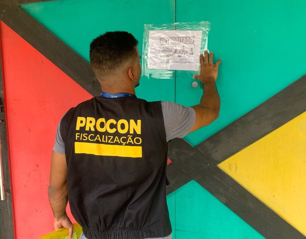 Pousada em Arraial do Cabo interditada, segue funcionando e caso é denunciado ao Ministério Público