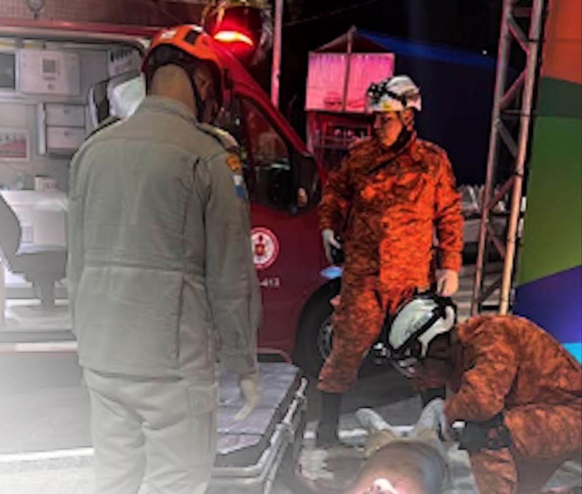 Homem é agredido durante o Carnaval na Praia do Forte, em Cabo Frio