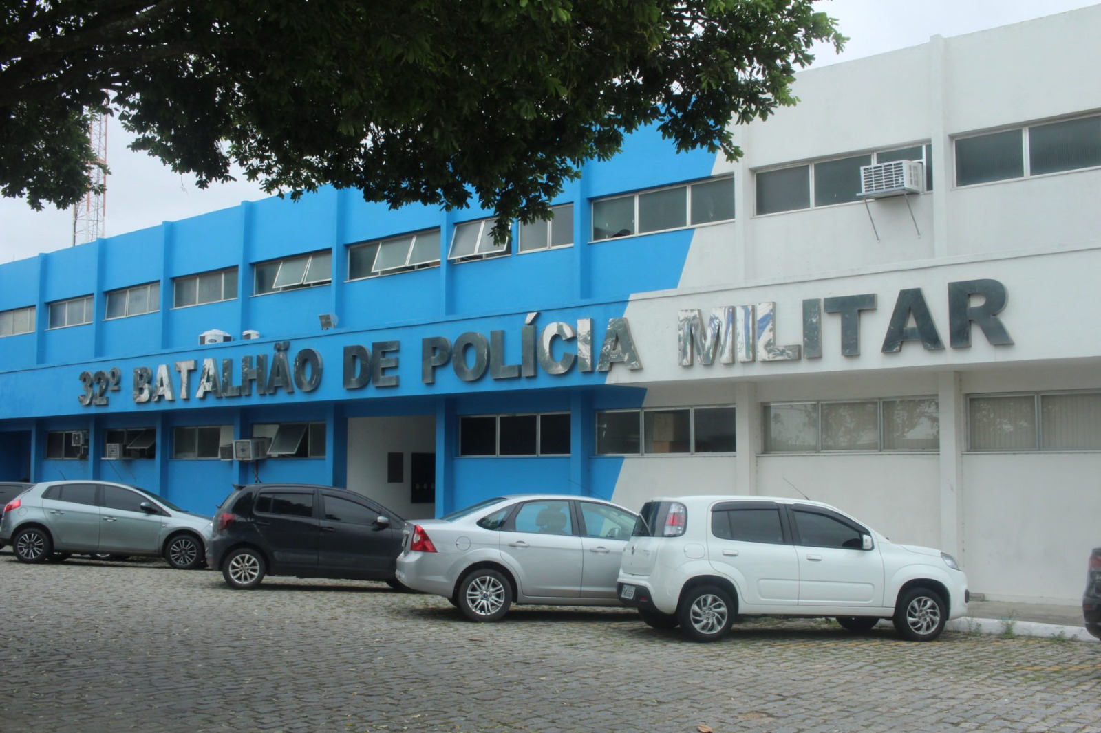 Dois homens foram presos em Macaé sendo um deles um dos líderes do tráfico na região