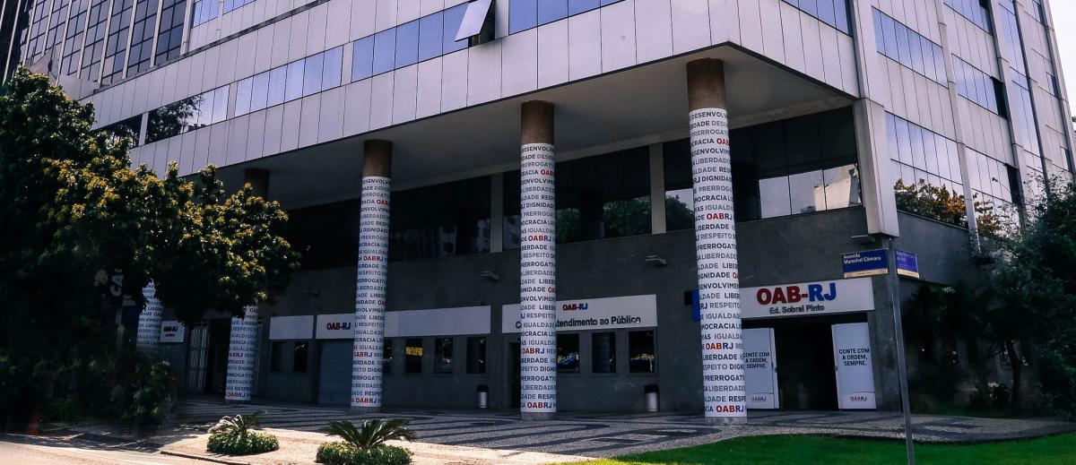 Exclusão de advogado campista é solicitada pela OAB-RJ após episódio racista contra Juíza
