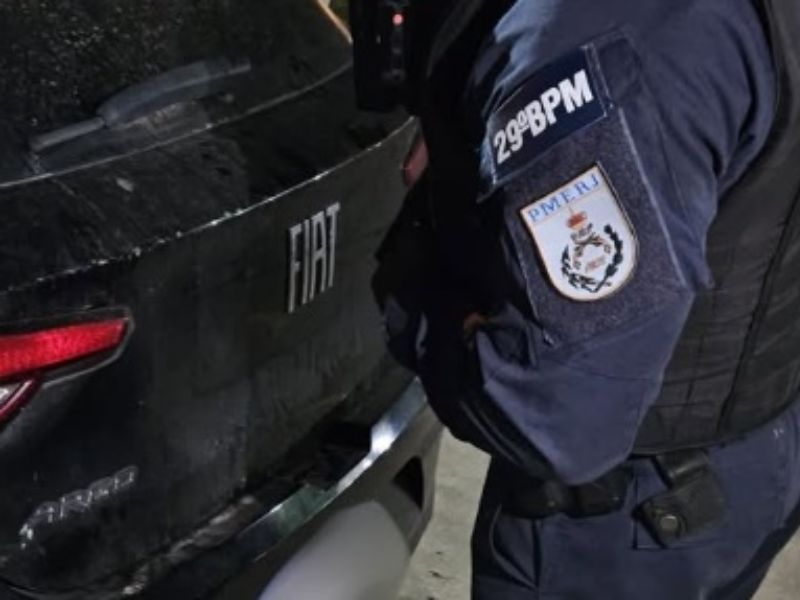 Carro roubado em Saquarema é encontrado pela PM em Cardoso Moreira, no Norte Fluminense