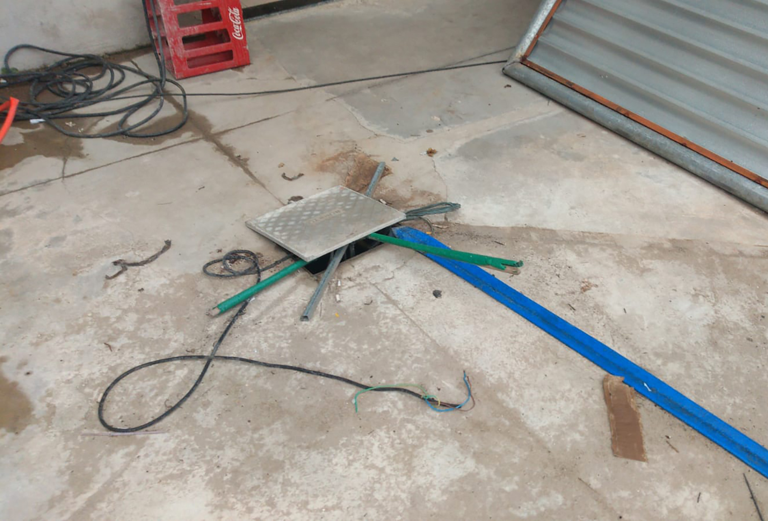 Denúncia leva à multa de R$ 4 mil para comércio que despejava esgoto na rede pluvial em Cabo Frio