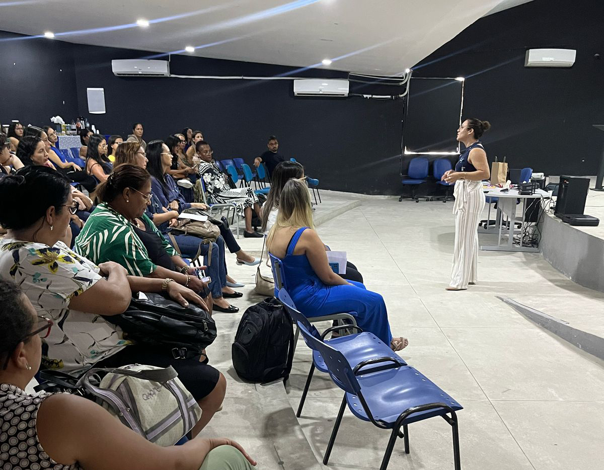Professores da Sala de Recursos de Cabo Frio participam de formação sobre autismo