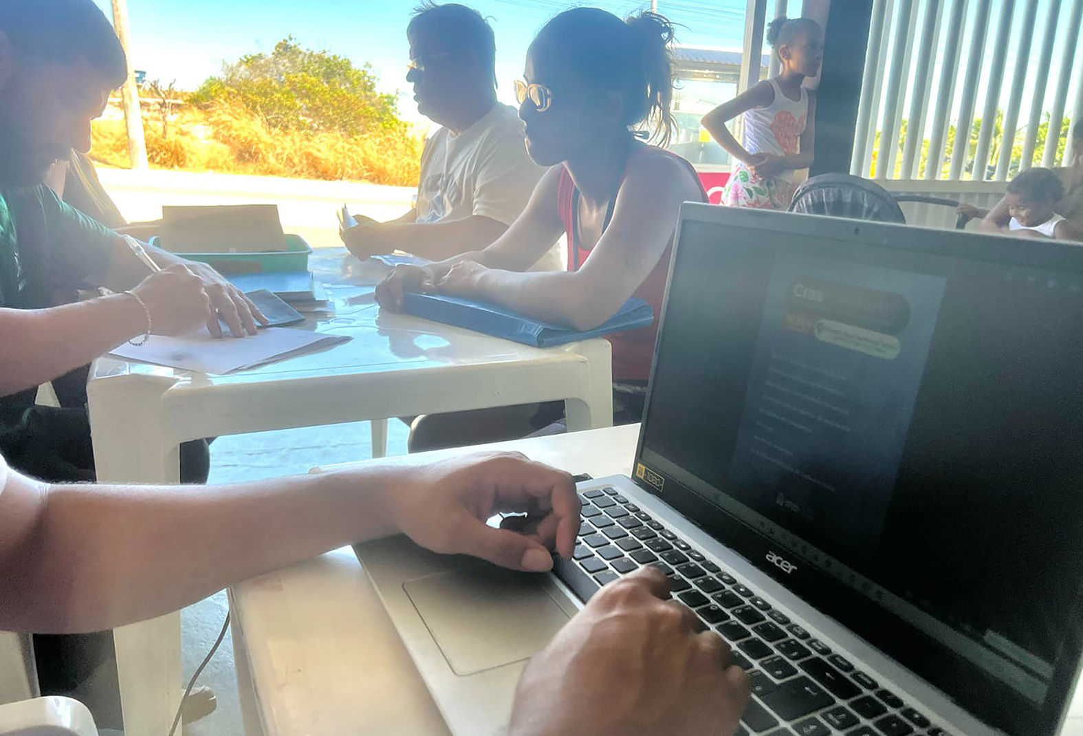 Comunidades de Arraial do Cabo recebem ação social com atendimento do Cras Itinerante