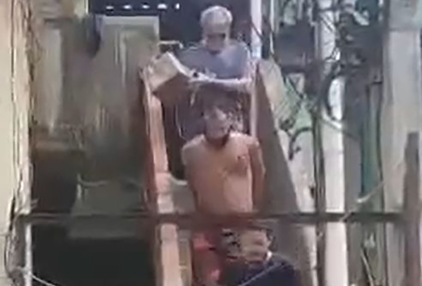 Após denúncia de tortura, polícia prende suspeito com drogas em comunidade de Arraial