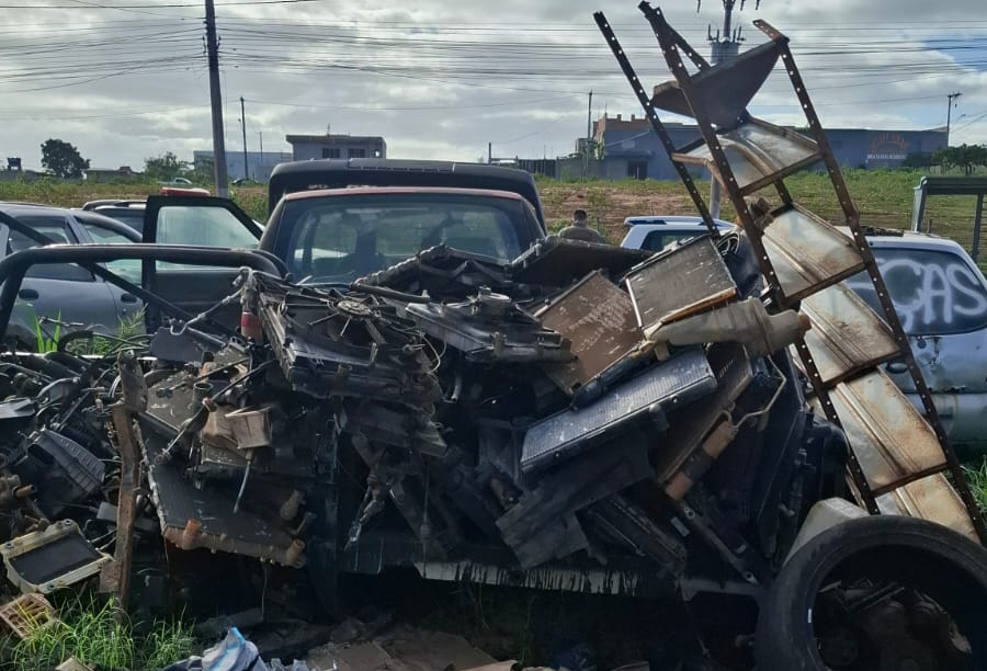 Cabo Frio intensifica combate a ocupações irregulares com foco em ferro-velhos e reciclagem