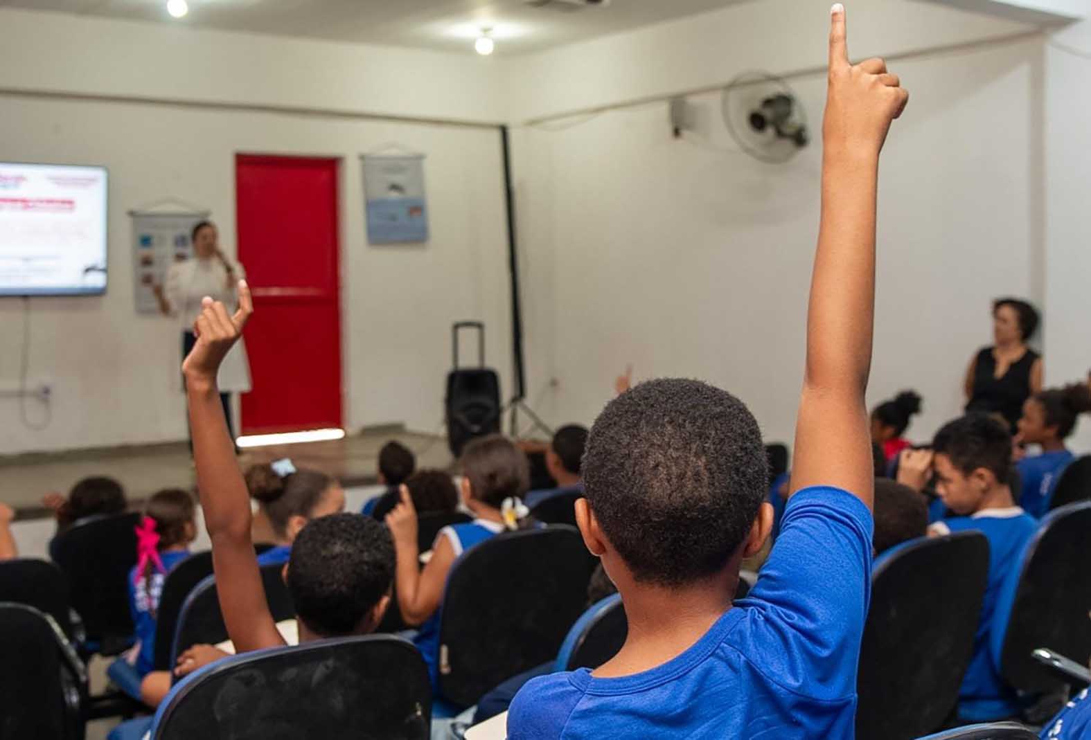 Rede municipal de Cabo Frio investe em dados para melhorar a educação pública