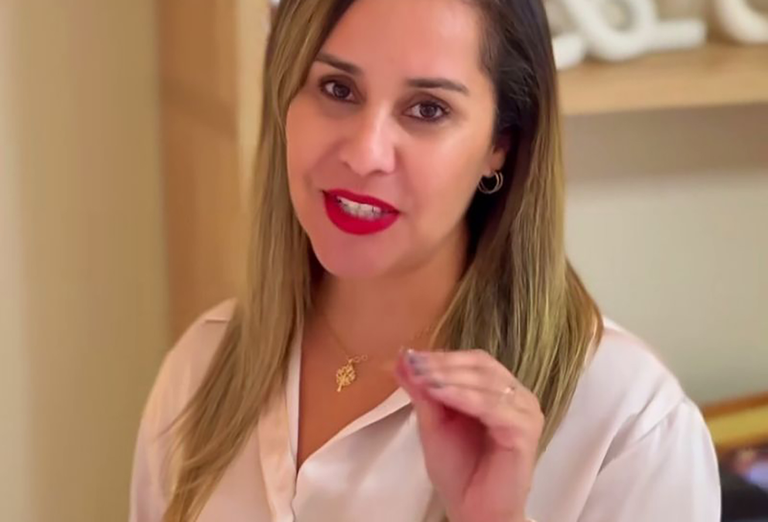 Prefeita de Araruama anuncia vale-alimentação de R$ 400 para todos os servidores municipais