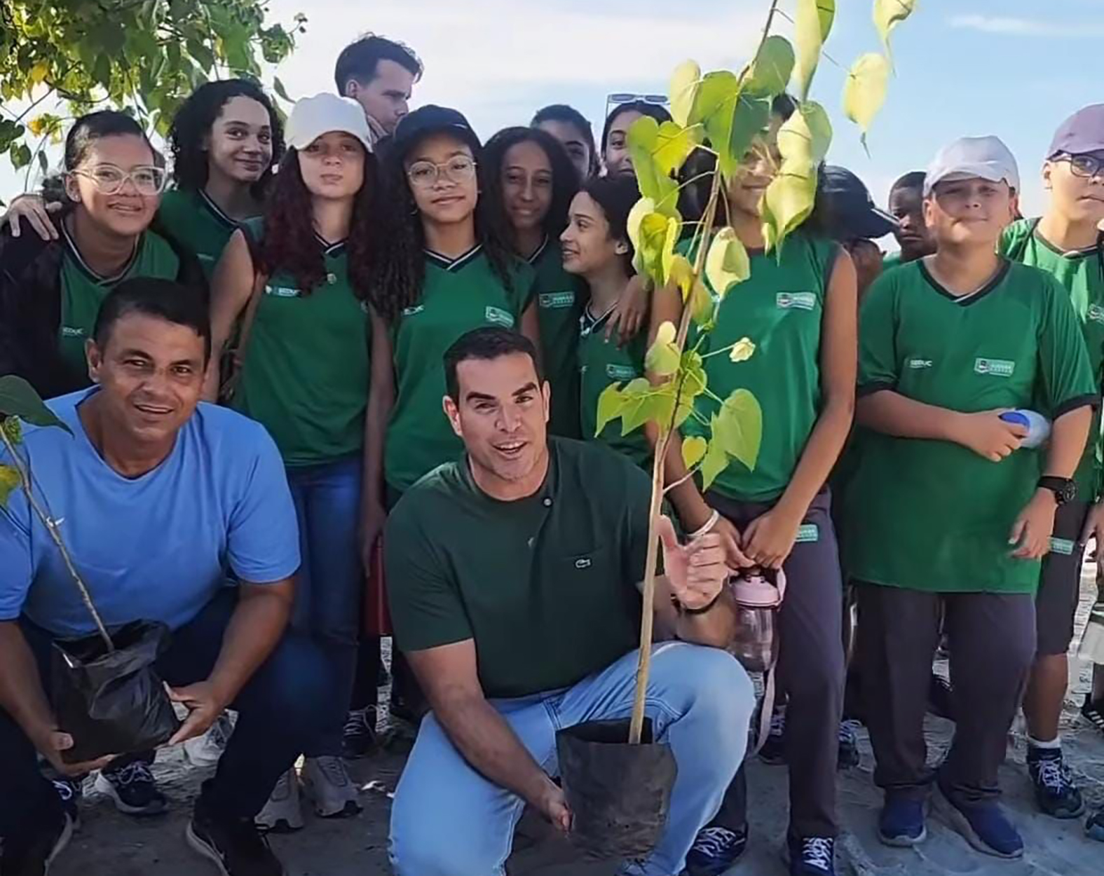 Iguaba Grande começa plantio de milhares de árvores para deixar a cidade mais verde